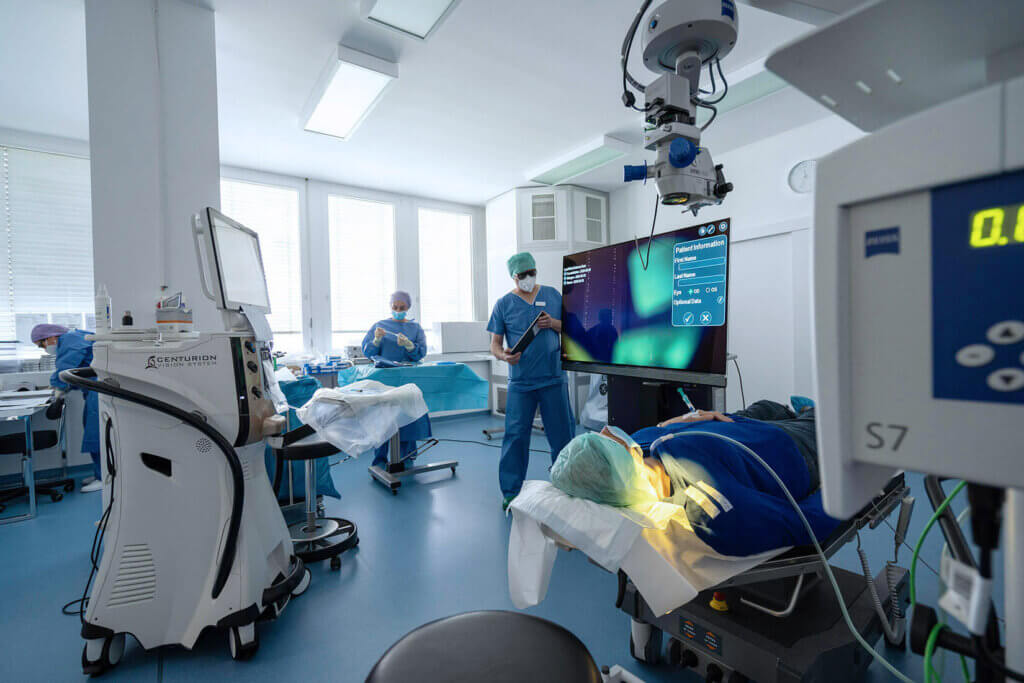 Operation Grauer Star (Katarakt OP) bei Augenarzt Bányai Augenheilkunde