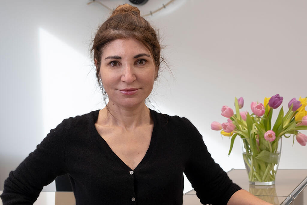 Augenarzt Stuttgart Frau Doctor-medic Bányai in Ihrer Praxis