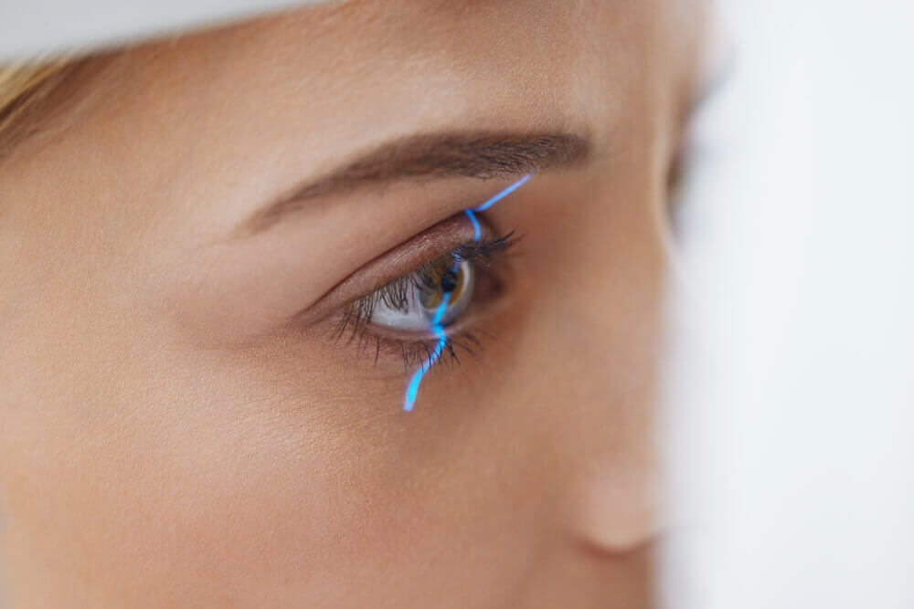 Auge wird bei Augenarzt auf Grüner Star diagnostiziert