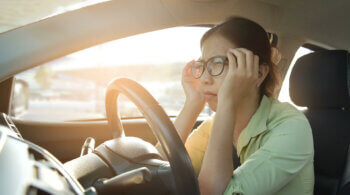 Fernsicht verschlechtert sich beim Autofahren? Augen lasern als langfristige Methode
